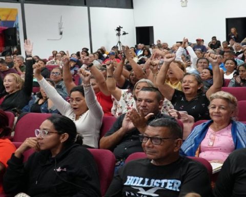 Communal Formators drive new educational agenda from the territory