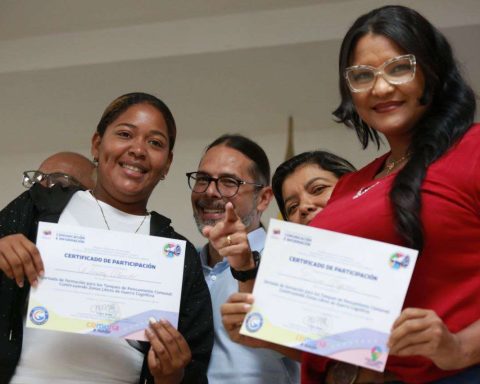 Communal thought tanks strengthen communication defense in La Guaira