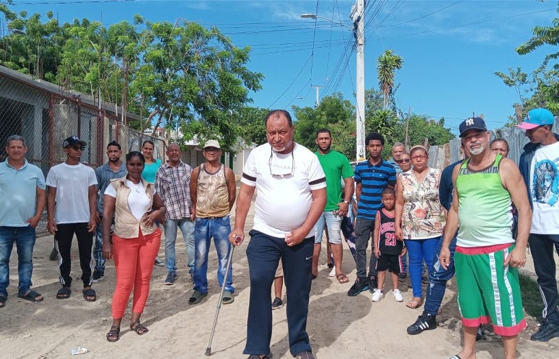 Comunitarios protestan por falta de agua potable