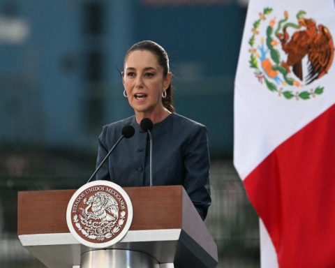 Congress approves to declare as a person not pleasant to president of Mexico