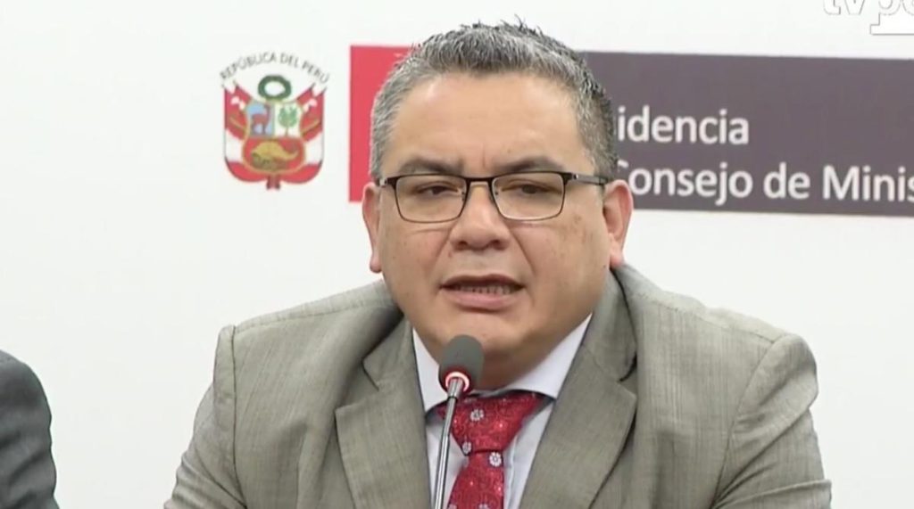 Congress obtains signatures to present a motion of censure against Santiváñez