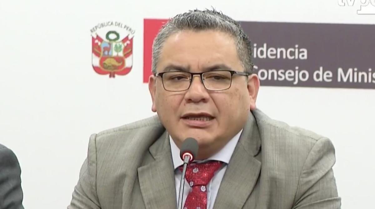 Congress obtains signatures to present a motion of censure against Santiváñez