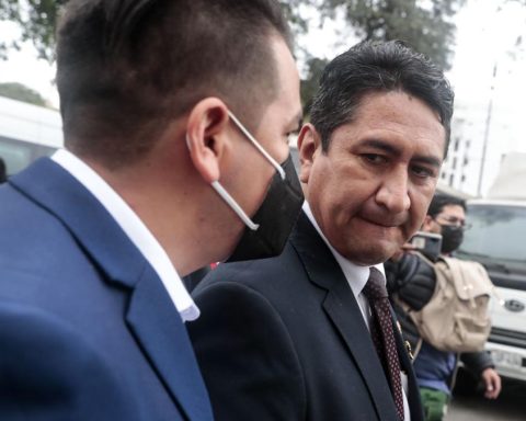 Congressman Flavio Cruz asks that Vladimir Cerrón participates in the 2026 elections