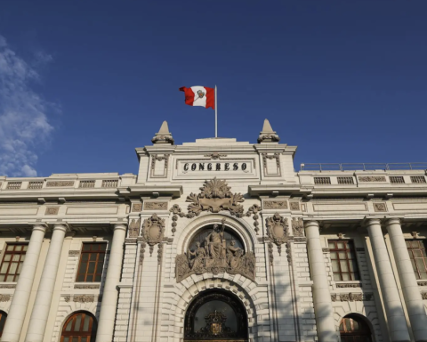 Congressmen ask per diem for advisors during the week of representation, as well as a meeting by zoom