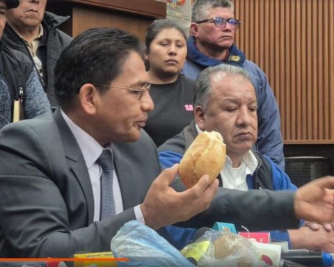 Consumer defense and bakeries agree to keep in Bs 0.50 the price of battle bread in the west