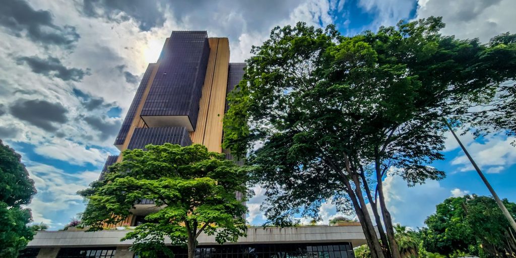 Copom Minutes Indicates Selic to 15% "for a very prolonged period"