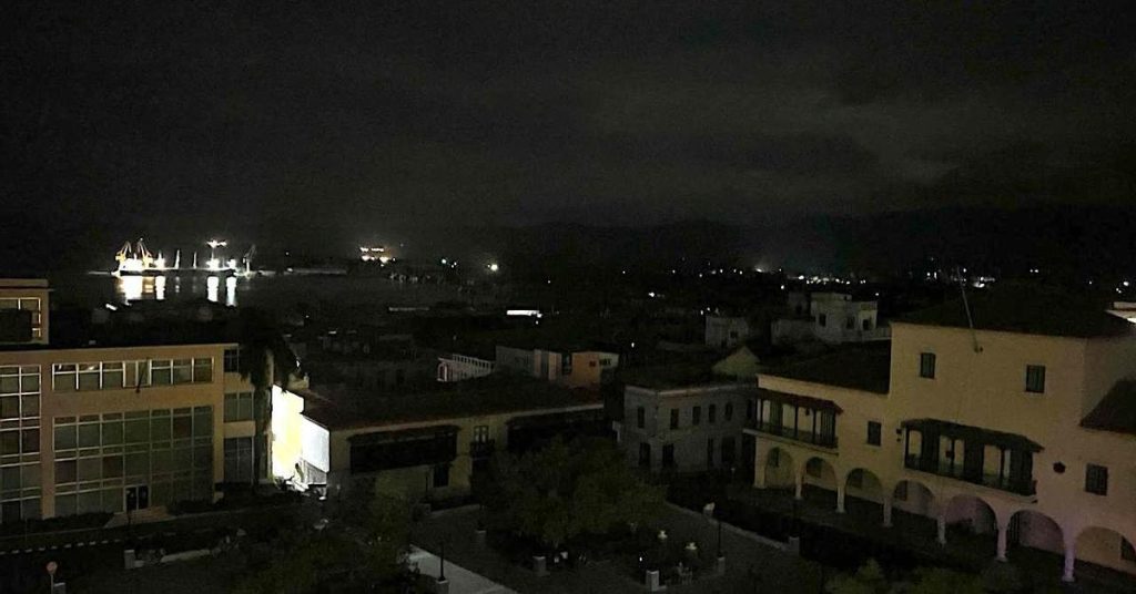 Cuba lives her third day of the general blackout, with sporadic moms of light
