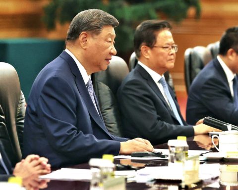 Cuba negotiates with China restructuring its bank, financial and business debts