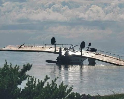 Cuban pilot is saved after crashing a fumigation plane in blind from Ávila