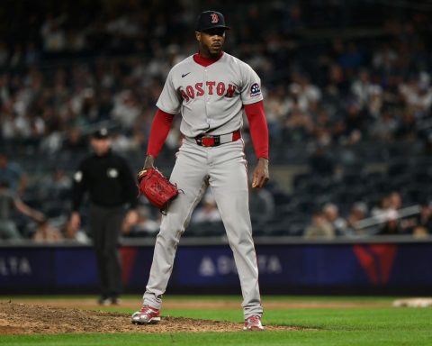 Cubans in MLB: Chapman widens his legend with another historical performance