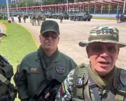 Defense Minister denies fake news about the dropout of FANB officers