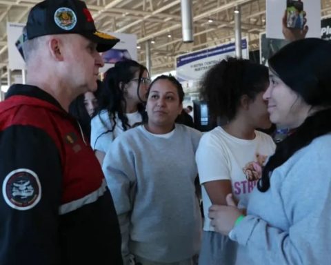 Deported 256 Venezuelan migrants from the US this #10SEPT: seven are girls and boys