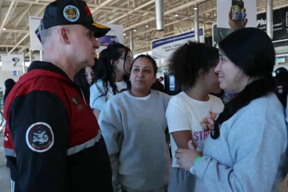 Deported 256 Venezuelan migrants from the US this #10SEPT: seven are girls and boys