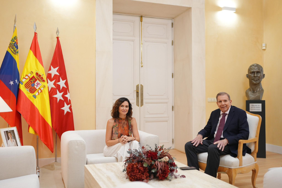 Díaz Ayuso meets with González Urrutia: "We will support them until Venezuela is free"