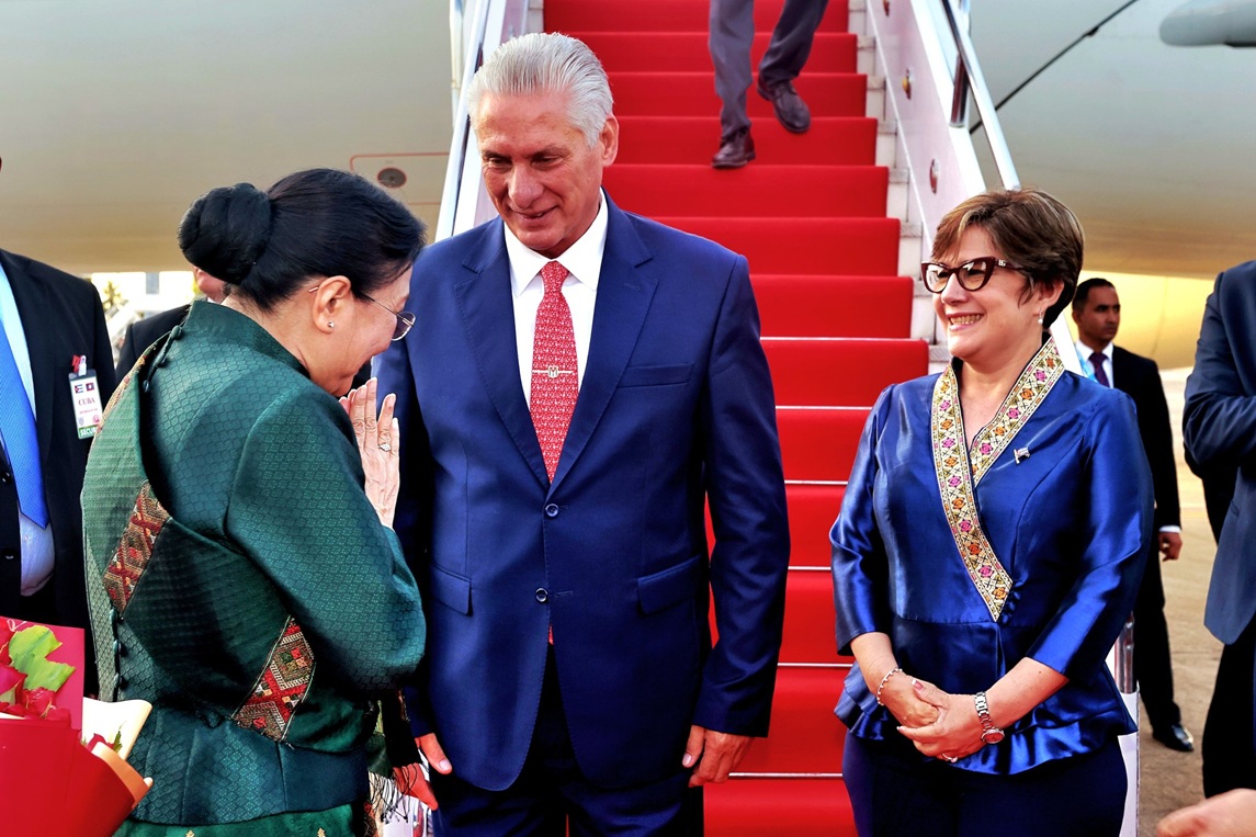 Díaz-Canel arrives at Laos, third stop on his tour of Asia