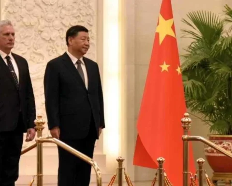Los gobernantes de Cuba y China, Miguel Díaz-Canel y Xi Jinping, respectivamente, durante su encuentro de 2022 en el gigante asiático