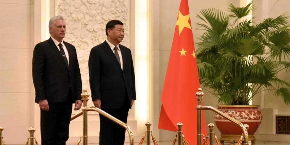 Los gobernantes de Cuba y China, Miguel Díaz-Canel y Xi Jinping, respectivamente, durante su encuentro de 2022 en el gigante asiático