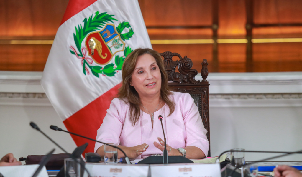 Dina Boluarte does not know citizen rejection: "I will not give up by voices accustomed to anarchy"