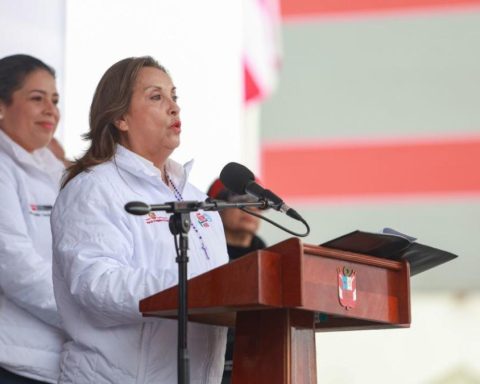 Dina Boluarte in favor again withdrawal from AFPs: "Workers' money is family money"