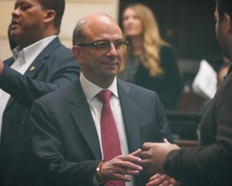 Entrepreneurs ask the Congress 'Independence' for the election of Court magistrate