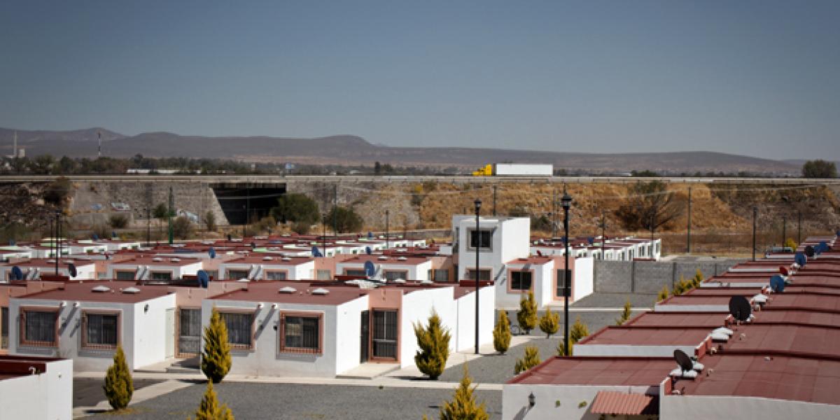 Expensive and limited soil increases the crisis in housing construction