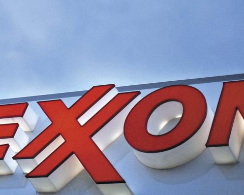 Exxon Mobil will fire 2,000 workers worldwide for restructuring plan