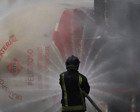 Families of wounded by explosion of concord spend hours in uncertainty