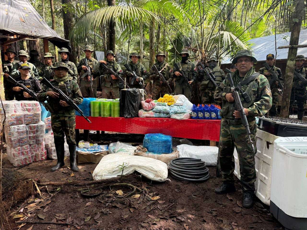 Fanb destroys 24 tancol facilities in Amazonas