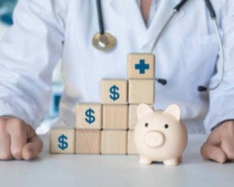 Fiscal endorsement of health reform raises more public spending and less resources