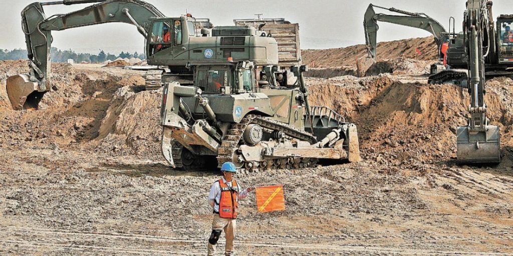 Fixed investment stumbles again in June and closes the first semester of 2025 in red