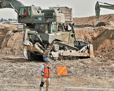 Fixed investment stumbles again in June and closes the first semester of 2025 in red