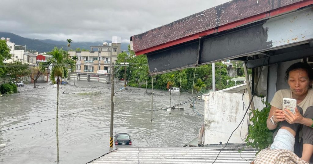 Floods for typhoon Ragasa cause at least fourteen deaths and hundreds of disappearances in Taiwan