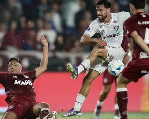 Fluminense goes out of disadvantage against Lanús in the South American Cup