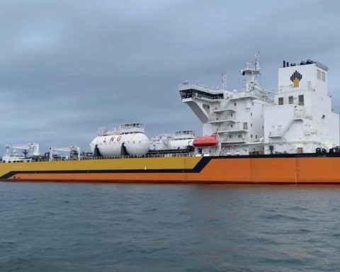 For the second time this year the 'Akademik Gubkin' arrives in Cuba with 740,000 barrels of Russian oil