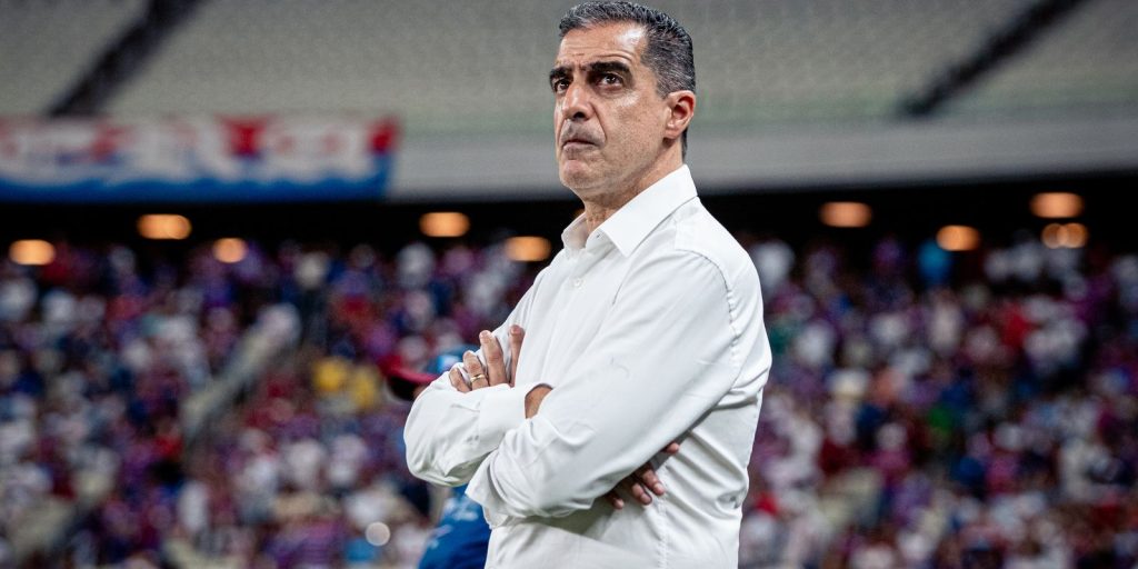 Fortaleza announces the departure of Portuguese coach Renato Paiva