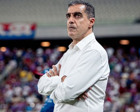 Fortaleza announces the departure of Portuguese coach Renato Paiva