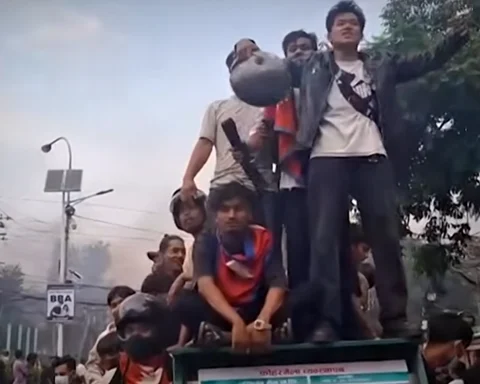 Nepal, revoluciones populares