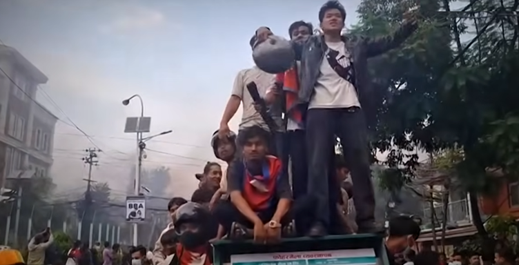 Nepal, revoluciones populares