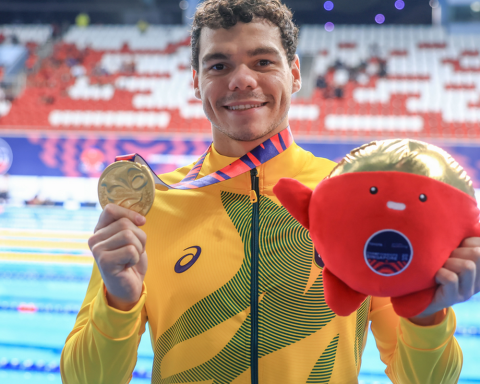 Gabriel Bandeira breaks record at the Singapore Swimming World Championship