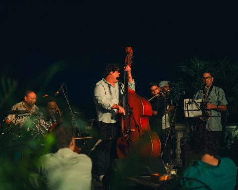 Gastón Joya and David Torrens in Yarini