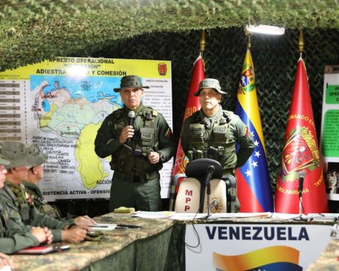 Godfather calls the US to respect sovereignty