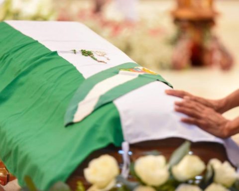 Goodbye Percy Fernández begins with the Mass of Exequias