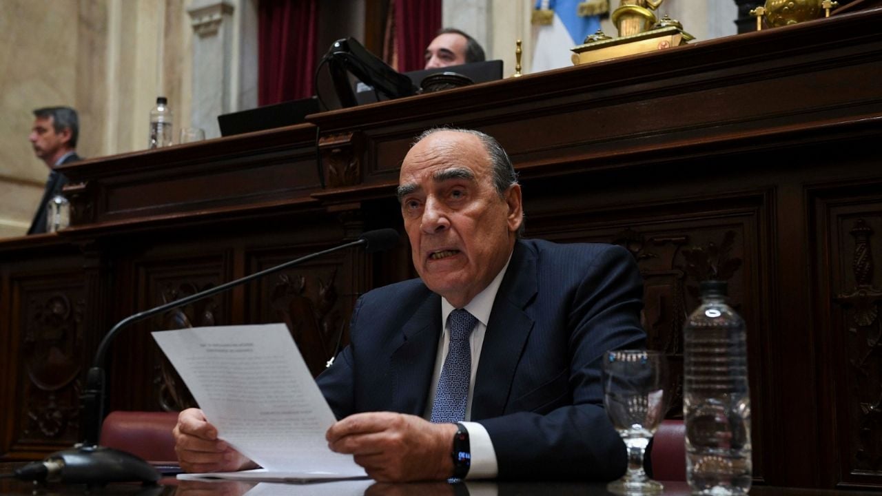 Guillermo Francos breaks silence and denounces an operation against the government