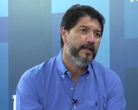 Guillermo Loli: "There is no leader, however popular, that can endorse votes"