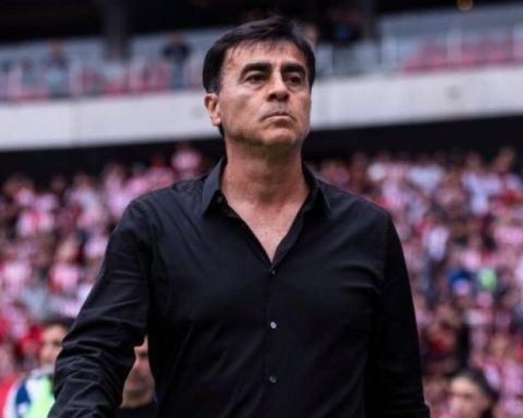 Gustavo Quinteros, one step away from directing Independiente de Argentina