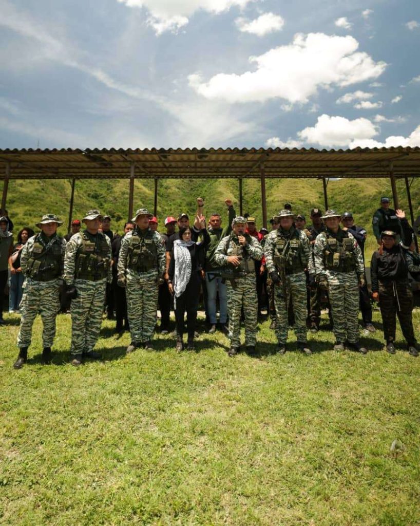 HAIR: Those who enter Venezuela will have a 100 -year war