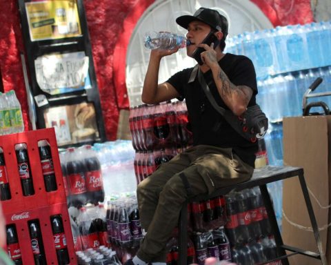 Hacienda states that taxes on soft drinks and tobacco will go to health, but not label them