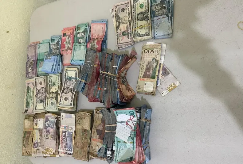 Haitiana arrestada cargando 3.5 millones en pesos dominicanos