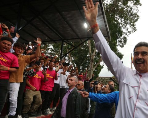 Head of State calls youth to build the new solidarity society