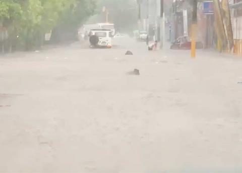 Heavy rains in Santiago cause floods in sectors